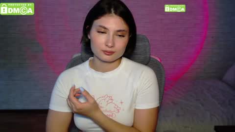 Snapshot of miamysterly chatting on 07/18/26, 02:54 miamysterly online show from 07/18/26, 02:54