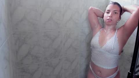 Mia online show from 10/04/25, 07:56