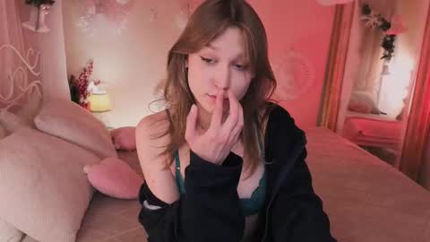 Mia online show from 01/07/26, 03:25