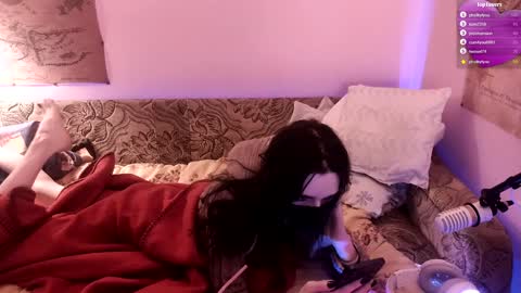 Snapshot of miaowhowl chatting on 01/08/25, 12:17 Kristien online show from 01/08/25, 12:17