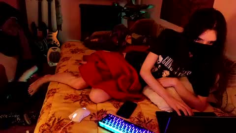 Snapshot of miaowhowl chatting on 01/17/25, 04:06 Kristien online show from 01/17/25, 04:06