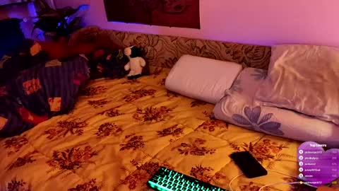 Snapshot of miaowhowl chatting on 01/24/25, 05:11 Kristien online show from 01/24/25, 05:11