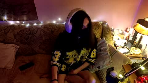 Snapshot of miaowhowl chatting on 02/09/25, 01:00 Kristien online show from 02/09/25, 01:00