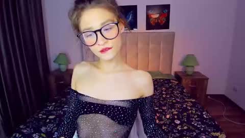 Mia online show from 12/07/24, 09:44