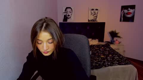 Mia online show from 01/14/25, 11:05