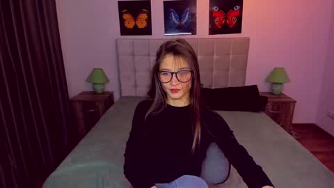 Mia online show from 01/17/25, 06:12