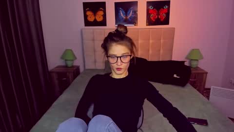 Mia online show from 01/17/25, 09:17