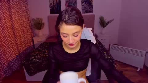 Mia online show from 01/30/25, 01:11