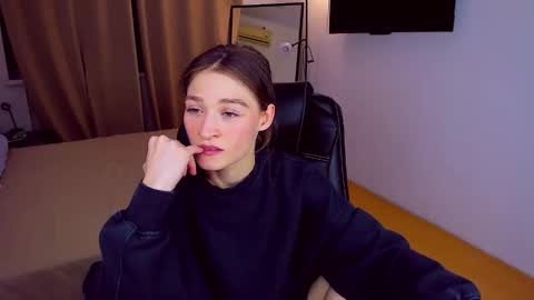 Mia online show from 03/05/25, 05:39