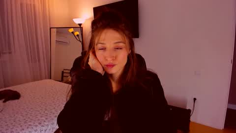 Mia online show from 01/17/26, 07:17