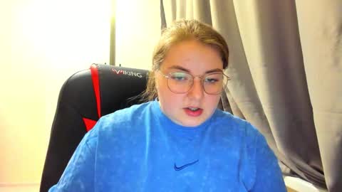 Snapshot of miapisa chatting on 10/16/25, 03:02 miapisa online show from 10/16/25, 03:02