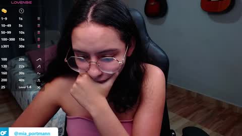 Snapshot of miaportman chatting on 12/05/24, 09:28 MIAPORTMANN online show from 12/05/24, 09:28