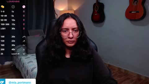 Snapshot of miaportman chatting on 12/23/24, 09:16 MIAPORTMANN online show from 12/23/24, 09:16