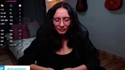 Snapshot of miaportman chatting on 12/29/24, 03:57 MIAPORTMANN online show from 12/29/24, 03:57