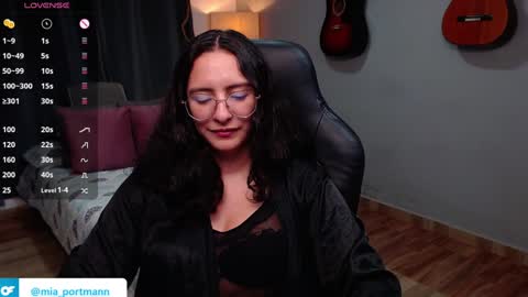 Snapshot of miaportman chatting on 12/30/24, 10:55 MIAPORTMANN online show from 12/30/24, 10:55