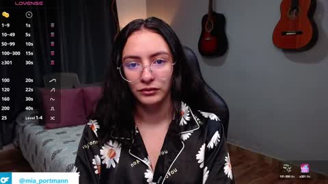 Snapshot of miaportman chatting on 01/03/25, 07:49 MIAPORTMANN online show from 01/03/25, 07:49