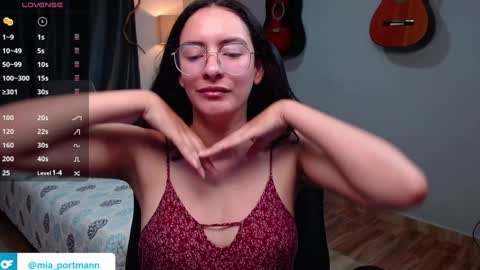 Snapshot of miaportman chatting on 01/15/25, 09:13 MIAPORTMANN online show from 01/15/25, 09:13