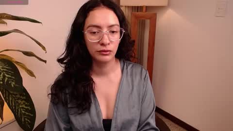 Snapshot of miaportman chatting on 04/25/26, 12:19 MIAPORTMANN online show from 04/25/26, 12:19