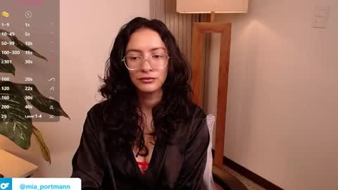 Snapshot of miaportman chatting on 05/10/26, 11:59 MIAPORTMANN online show from 05/10/26, 11:59