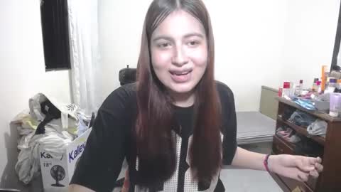 Snapshot of miarge_sertori chatting on 10/10/25, 04:33 Ramona Badwolf online show from 10/10/25, 04:33
