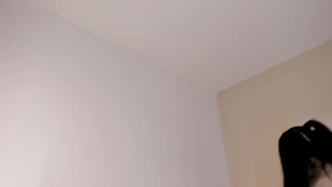 Snapshot of miaroberttss chatting on 05/25/26, 06:30 Mia online show from 05/25/26, 06:30