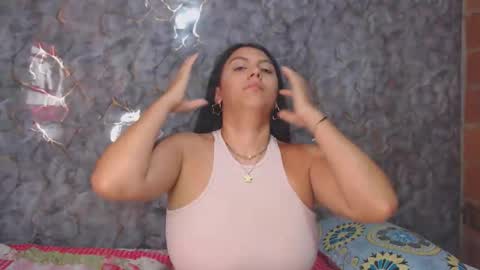 Snapshot of miarouse1531 chatting on 12/18/25, 02:56 miarouse1531 online show from 12/18/25, 02:56