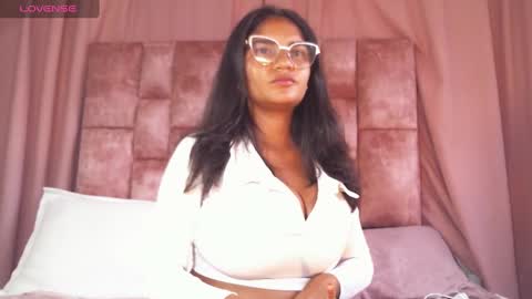 miasaandovaal 22 online show from 01/01/25, 09:31