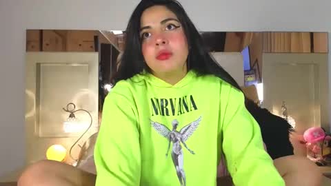 Snapshot of miasavagex18 chatting on 01/13/25, 12:51 MiaHancock online show from 01/13/25, 12:51