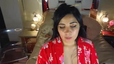 Snapshot of miasavagex18 chatting on 02/10/25, 12:18 MiaHancock online show from 02/10/25, 12:18