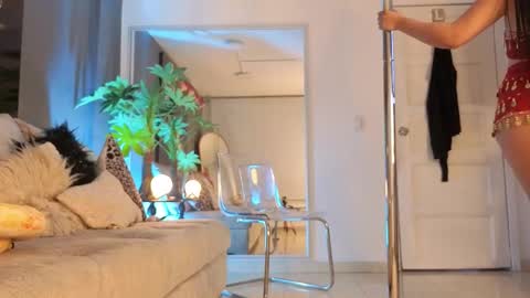 Snapshot of miasavagex18 chatting on 10/06/25, 01:47 MiaHancock online show from 10/06/25, 01:47