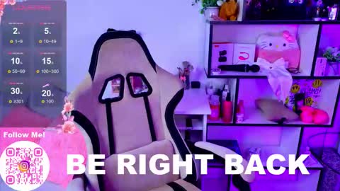 Mia  online show from 12/19/25, 07:43