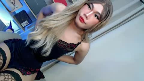 Snapshot of miasex980271 chatting on 06/16/26, 01:03 miasex980271 online show from 06/16/26, 01:03