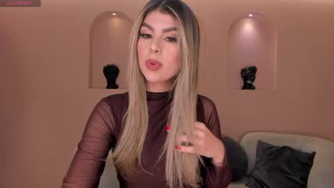Mia Silva online show from 05/20/26, 11:16