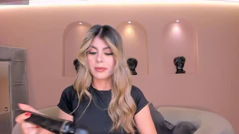 Mia Silva online show from 05/28/26, 11:18