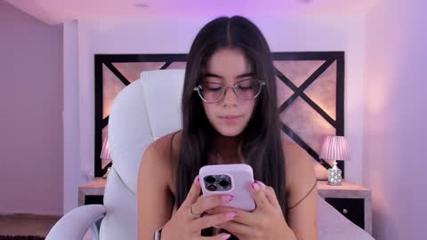 Mia online show from 12/16/24, 09:41