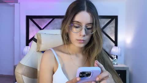 Mia online show from 03/16/26, 07:07