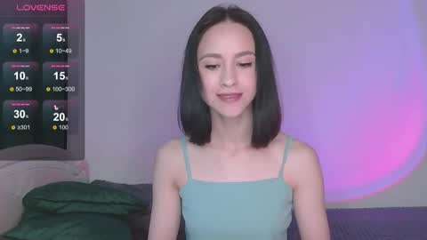 Mia online show from 09/26/25, 07:34