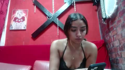 Mariana online show from 10/15/25, 02:50