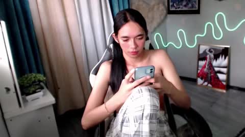 Mia online show from 01/28/25, 01:08