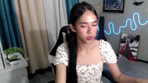 Mia online show from 02/02/25, 11:30