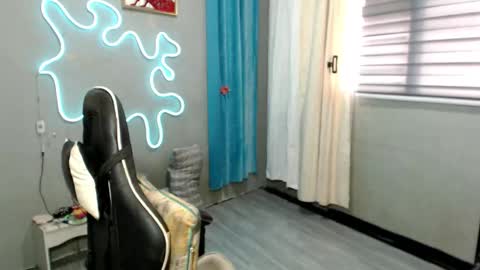 Mia online show from 10/26/25, 08:09