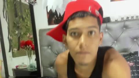 Snapshot of miautena chatting on 10/19/25, 01:23 Mariana  online show from 10/19/25, 01:23