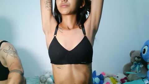 MiaValeria online show from 04/16/26, 09:32