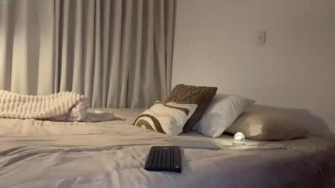 Mia online show from 02/26/26, 01:48