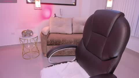 Mia Vegas online show from 12/02/25, 03:45