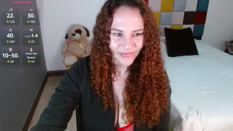 Snapshot of miavellvett chatting on 10/13/25, 06:52 miavellvett online show from 10/13/25, 06:52