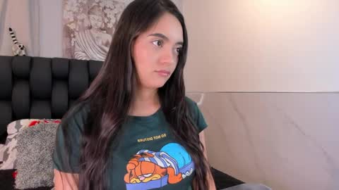 miavelvet1 online show from 04/19/26, 04:12