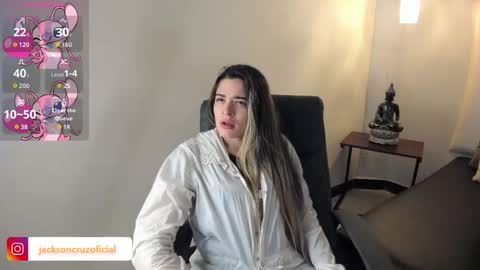 Mia Villalobos online show from 10/07/25, 12:02