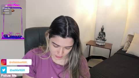 Mia Villalobos online show from 10/21/25, 11:55