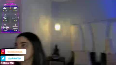 Mia Villalobos online show from 10/23/25, 11:53